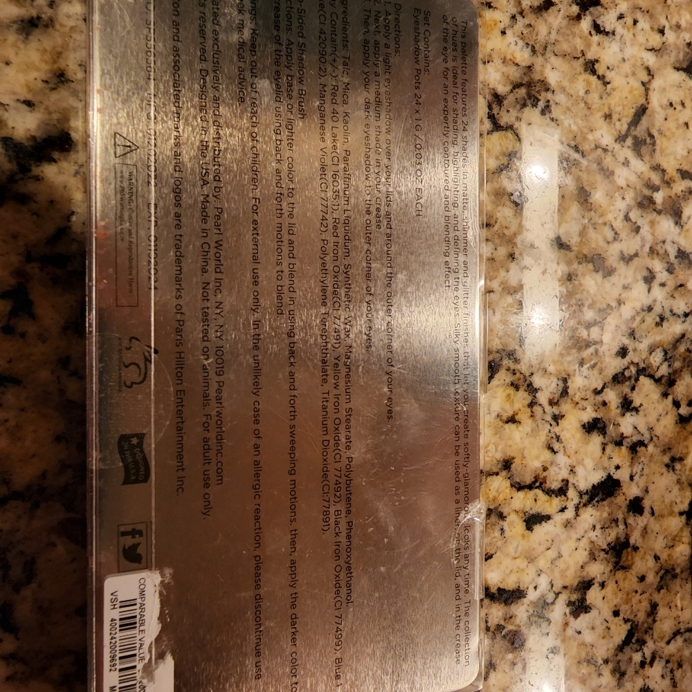 Paris Hilton Platinum 24 pan eyeshadow pallette - Picture 4 of 4